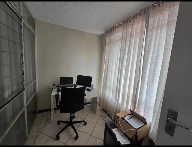 2 BEDROOM APARTMENT FOR SALE IN SUNNYSIDE